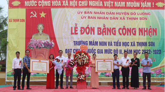 Nghệ An: Trường Tiểu học và trường Mầm non Xã Thịnh Sơn đón nhận Bằng chuẩn Quốc gia mức độ II